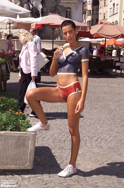 Klara Smetanova nude in public - photo 14