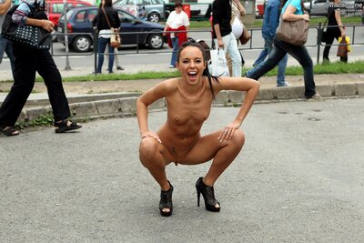 Gina Devine nude in public - photo 13