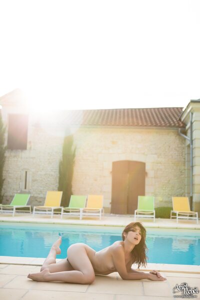 Ariel Rebel Sunbathe - photo 05