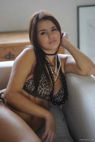 Busty brunette Emma Nicholls - photo 02
