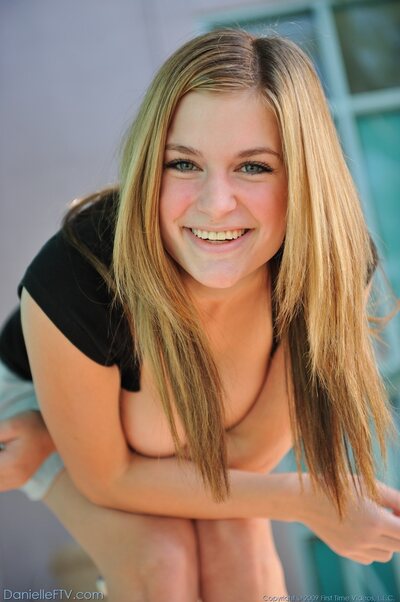 Danielle FTV new toy - photo 03
