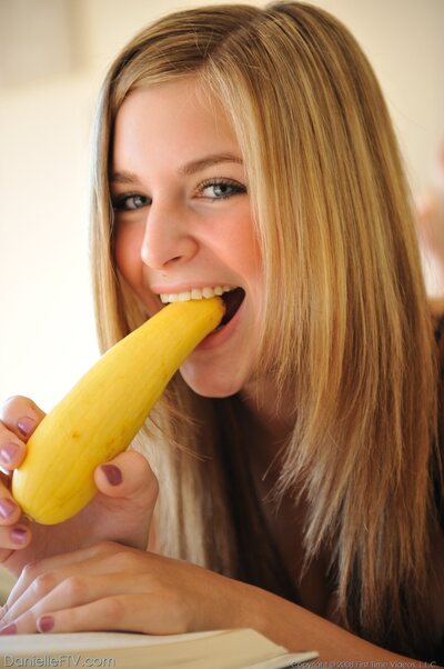 Danielle likes fruites - photo 14