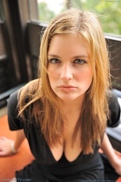 Danielle public nudity - photo 05