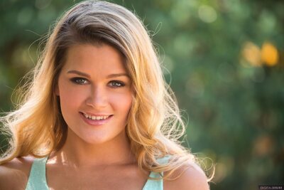 Abby Cross Pulls Off Her Top By Digital Desire - photo 01