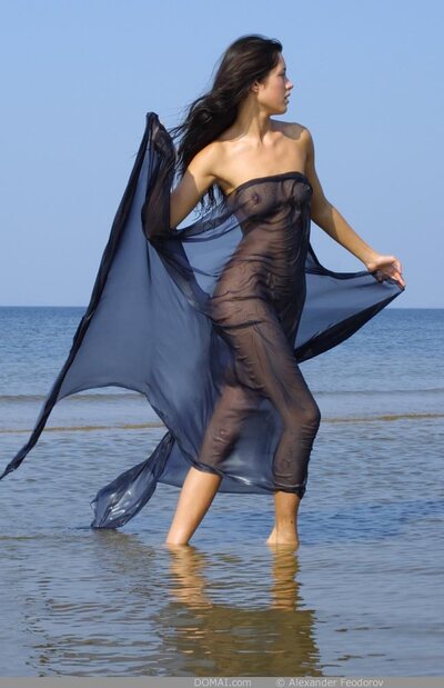 Natalie in water - photo 08