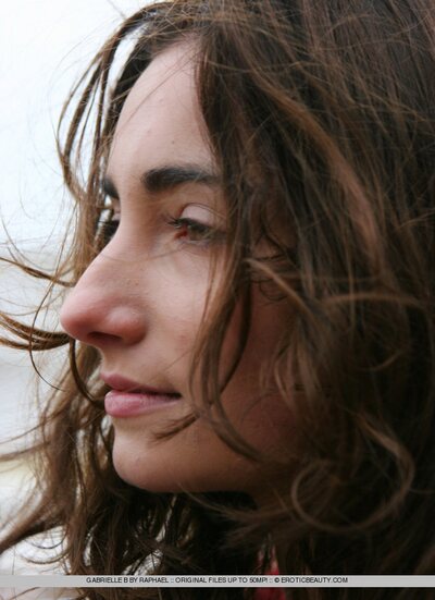 Erotic Beauty Gabrielle B - photo 15