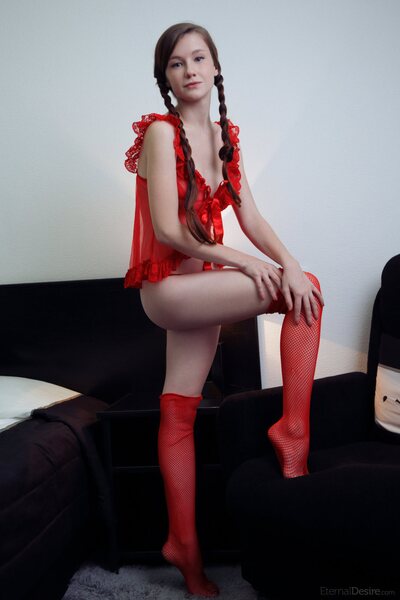 Emily Bloom red socks - photo 01
