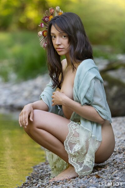 Olivia Linz Ufer By Femjoy - photo 02