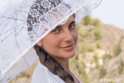 White Lace Umbrella And Outdoor Nude Elegance With Esfinge - photo 02