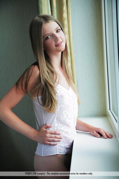 Annette from Femjoy - photo 01