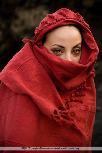 Mysterious Lorena G - photo 01