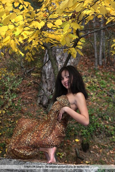 Beata nude brunette - photo 01