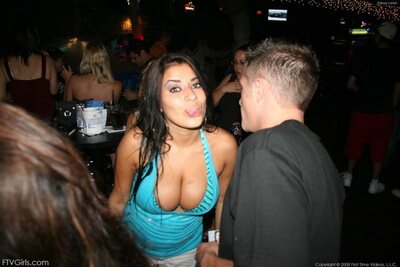 Alexa Loren in bubbles - photo 08