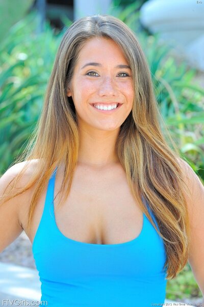 FTV Eva in public - photo 09