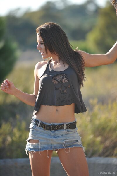 Girlfolio model Jennifer Nexus - photo 01