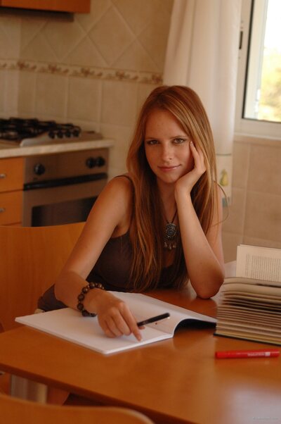 Carmen in kitchen - photo 04