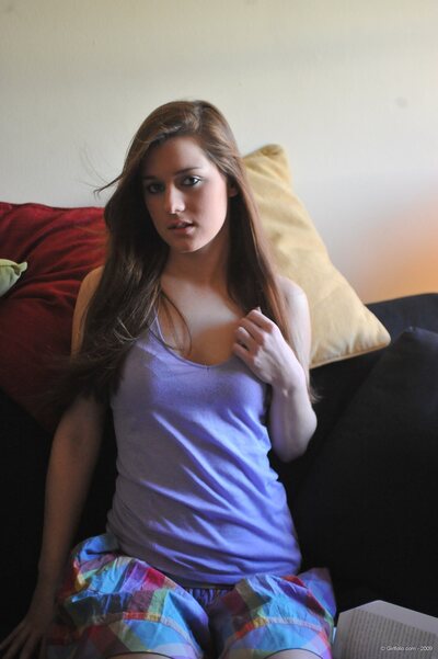 Hayley Hanes by Girlfolio - photo 02