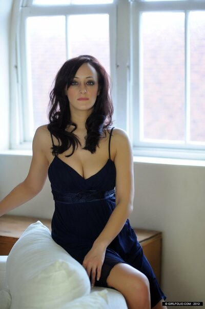 Janine May by Girlfolio - photo 02