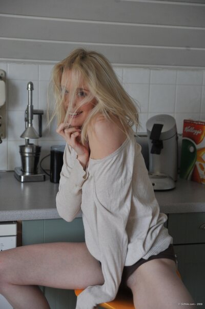 Sensual Katy Cee - photo 01