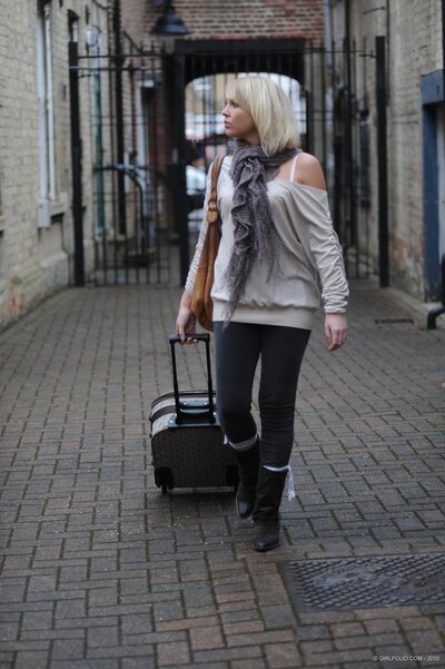 Abigail Toyne Reality Set - photo 00