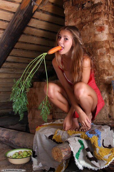 Marya naked - photo 04