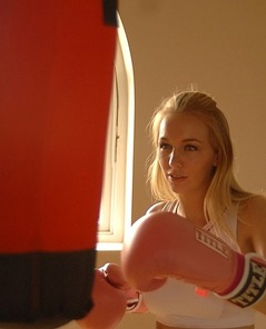 Hayley-Marie Coppin boxing workout