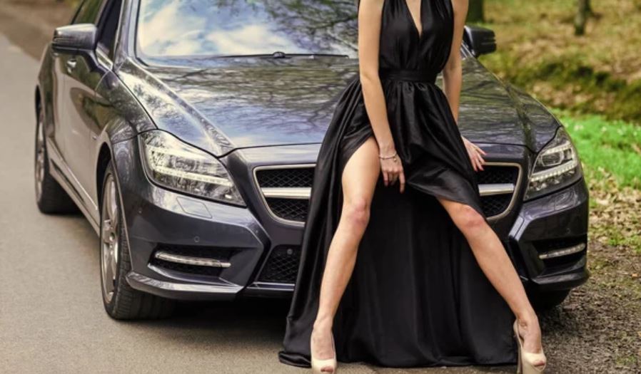 lady with a car