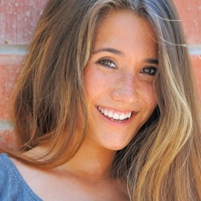 Eva Lovia's profile picture