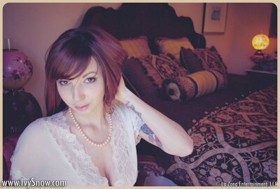 Ivy Snow hot tattoos - photo 03