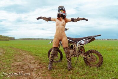 Jeny Smith Dirt Bike - photo 06