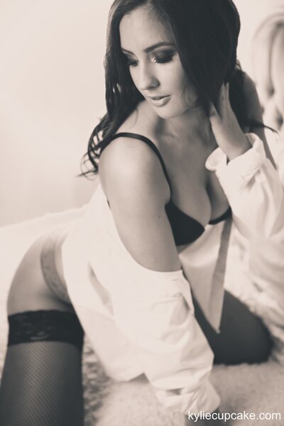 Kylie Cupcake Hey Guys - photo 14