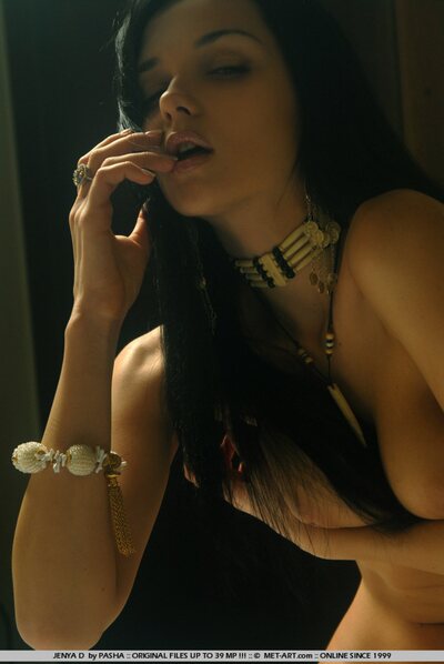 Katie Fey burns - photo 09