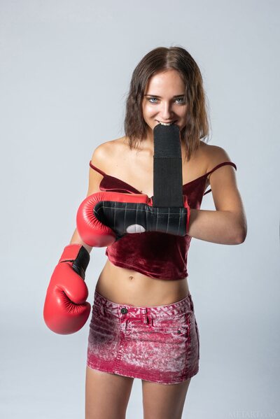 Oxana Chic Boxer By Met Art - photo 00