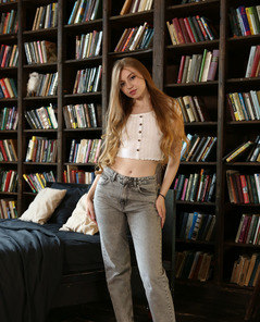 Emi Mur Library
