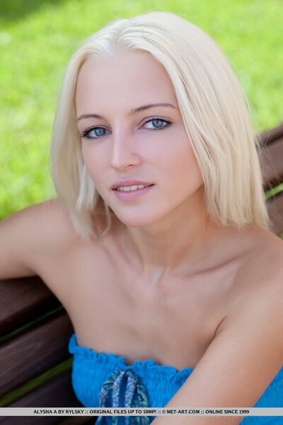 Hot blonde Alysha - photo 02