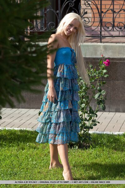 Hot blonde Alysha - photo 05