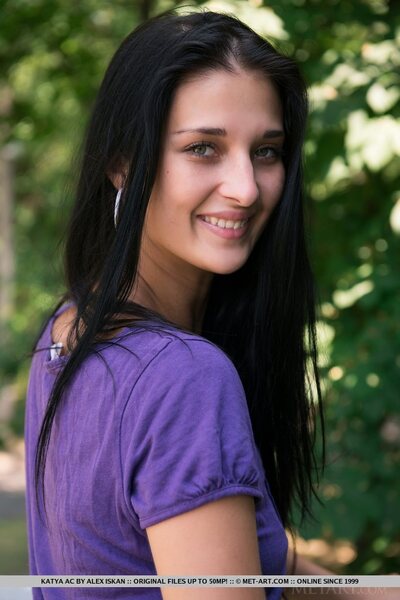 Hot brunette Katya Ac - photo 01