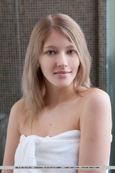 Mila I shower - photo 09