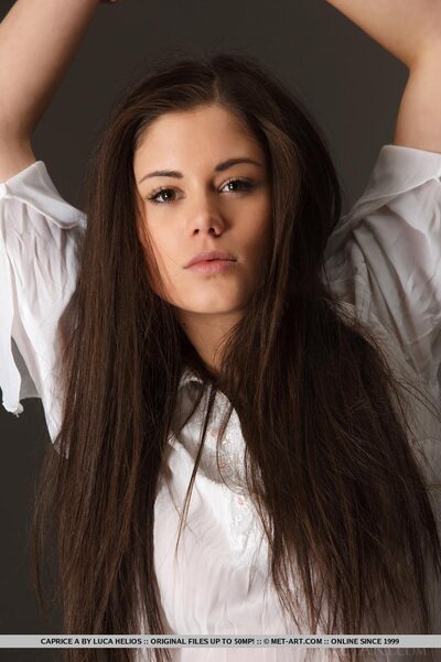 Caprice in a great shape - photo 12