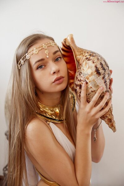 Milena Angel Creeck Goddess - photo 02