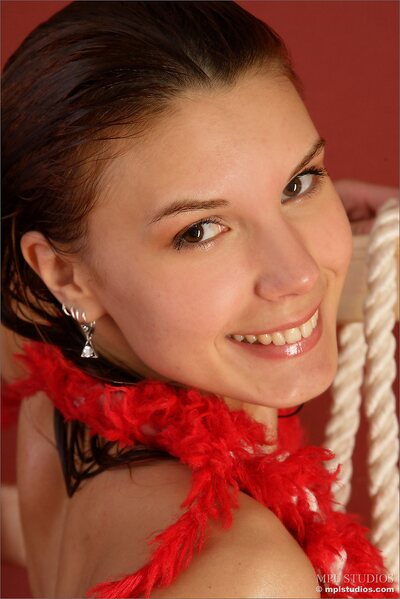 Nata on red - photo 02