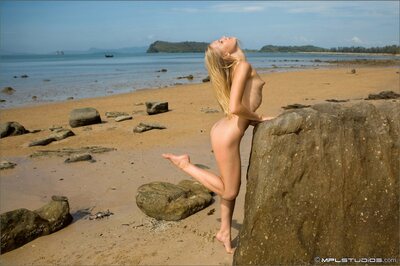 Sarah In Paradise - photo 01