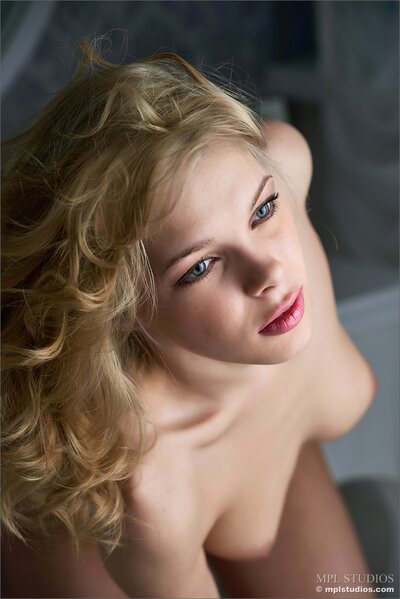 Amanda Angel Wings By MPL Studios - photo 03