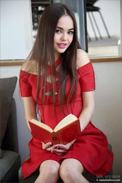 Kiki The Red Book By MPL Studios - photo 01