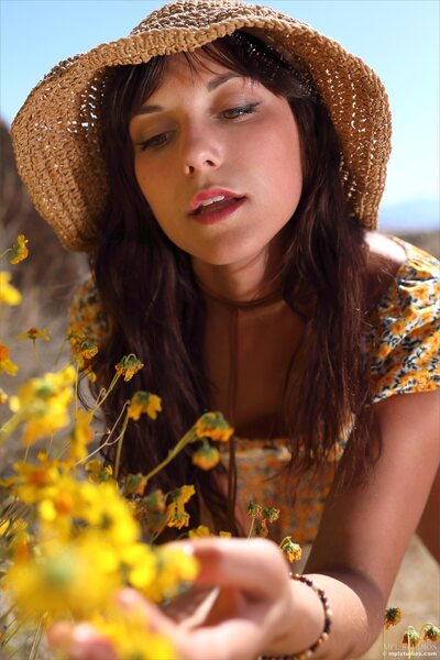 Elena Generi Naked Desert By MPL Studios - photo 02