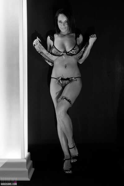 Nikki Sims Leopard - photo 02