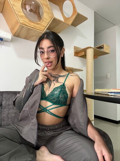 Glam Zoe OnlyFans - photo 03