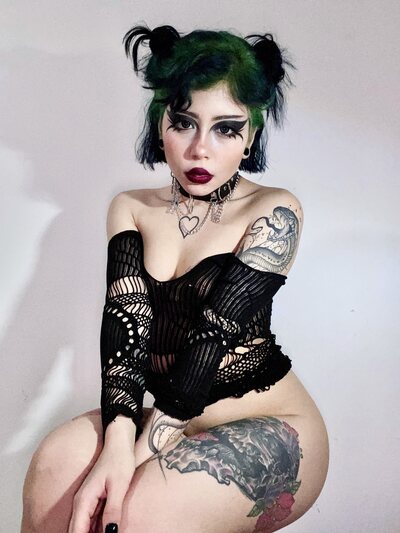 Governess Roxy OnlyFans - photo 02