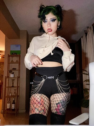 Governess Roxy OnlyFans - photo 03