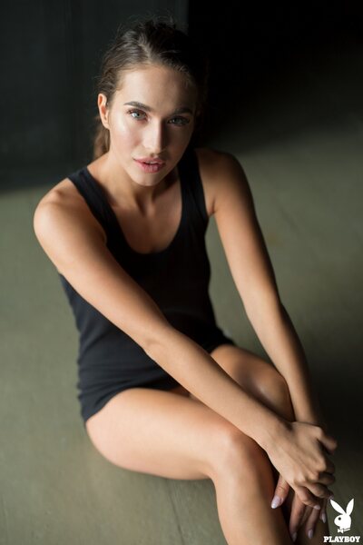 Nicole Winter Soft Silhouette By Playboy - photo 02